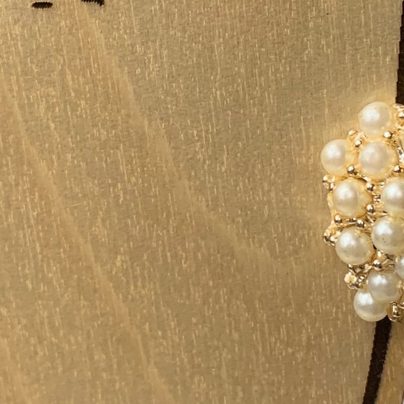 Vintage Simulated Seed Pearl Gold Plated Screw Back Earrings Woman’s Jewelry - Picture 7 of 8